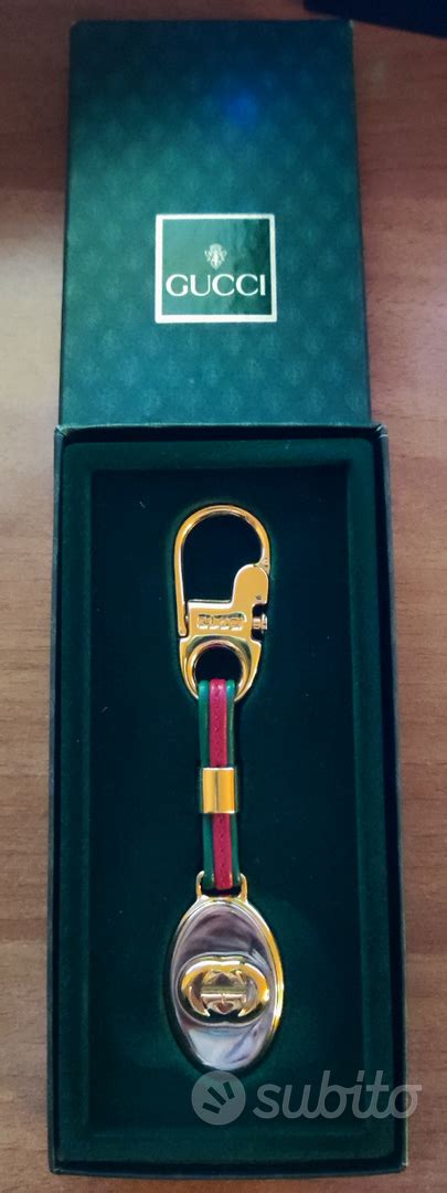 portachiavi gucci falso